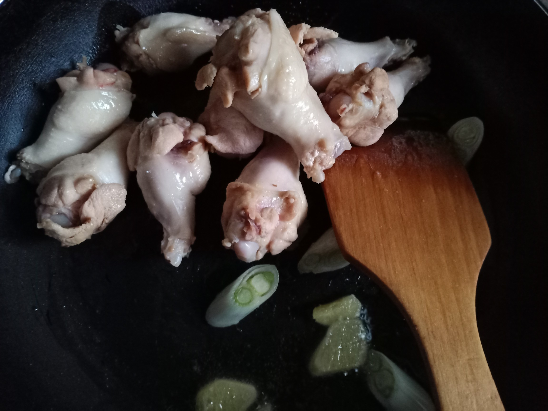 照燒雞翅根的做法-咸鮮味燒菜譜