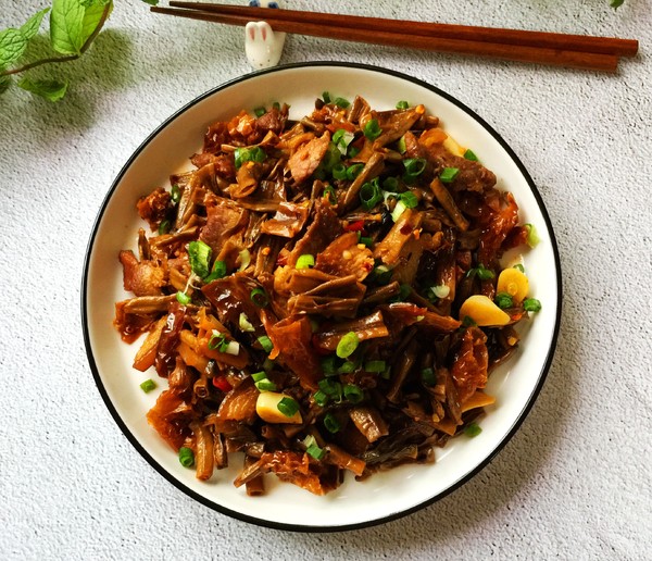 干豆角炒臘肉的做法-咸鮮味燉菜譜-易網健康養生網 干豆角炒臘肉的做法-咸鮮味燉菜譜