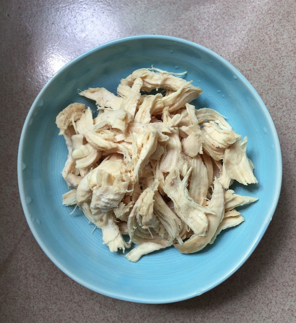 涼拌雞絲的做法-酸辣味拌菜譜