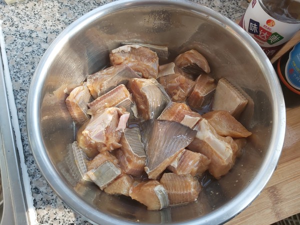 香酥老板魚的做法-家常味炸菜譜-易網(wǎng)健康養(yǎng)生網(wǎng) 香酥老板魚的做法-家常味炸菜譜