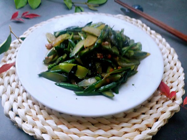 爆炒紅菜苔的做法-咸鮮味炒菜譜-易網健康養生網 爆炒紅菜苔的做法-咸鮮味炒菜譜