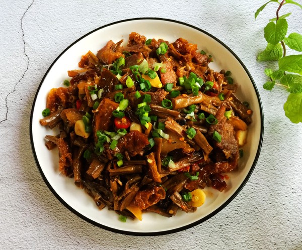 干豆角炒臘肉的做法-咸鮮味燉菜譜-易網健康養生網 干豆角炒臘肉的做法-咸鮮味燉菜譜