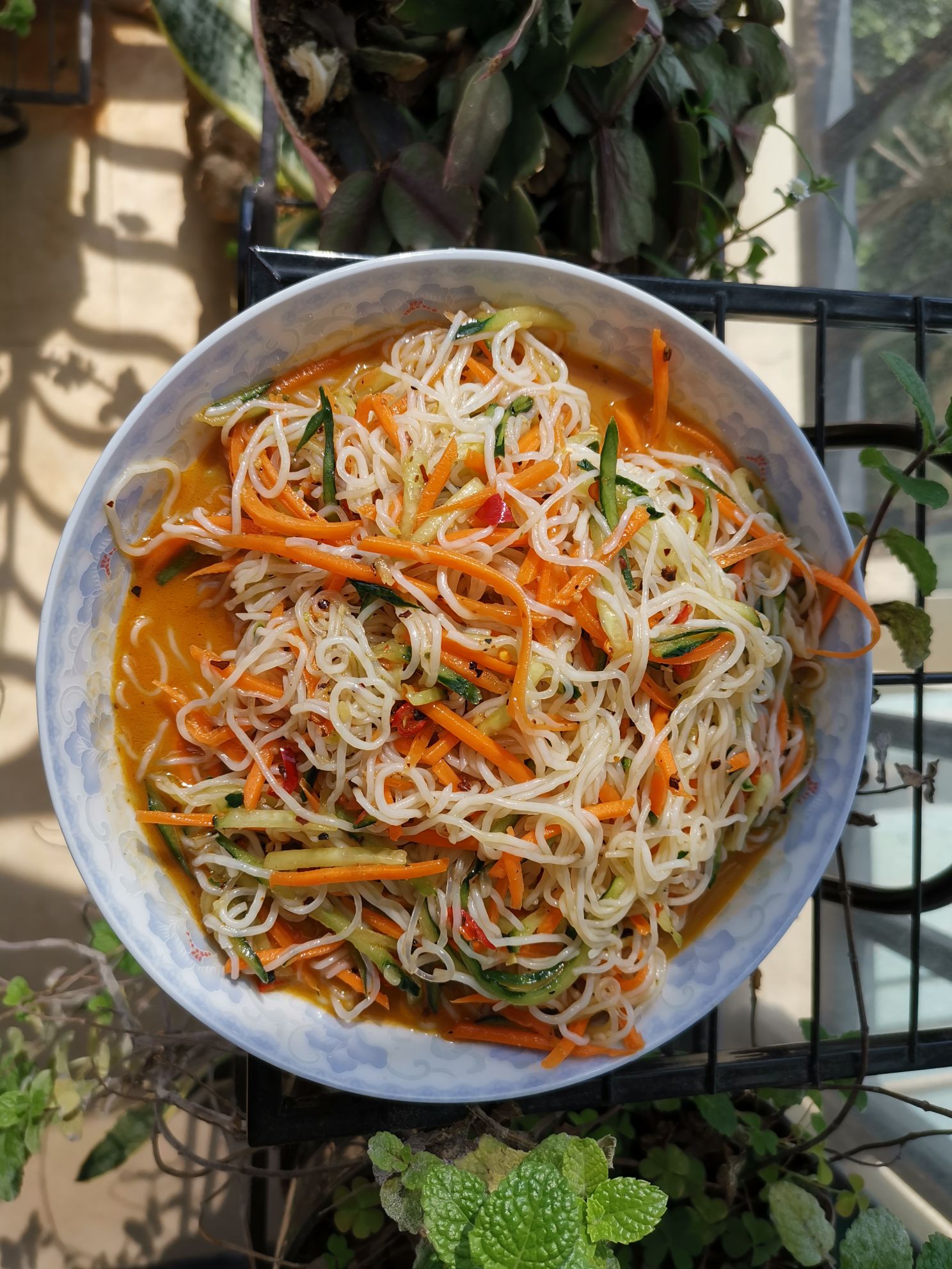 麻醬拌粉絲的做法-家常味拌菜譜-易網健康養生網 麻醬拌粉絲的做法-家常味拌菜譜
