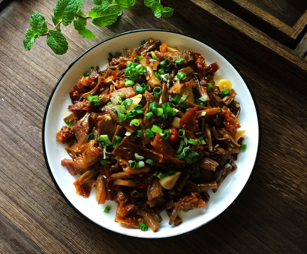 干豆角炒臘肉的做法-咸鮮味燉菜譜-易網健康養生網 干豆角炒臘肉的做法-咸鮮味燉菜譜