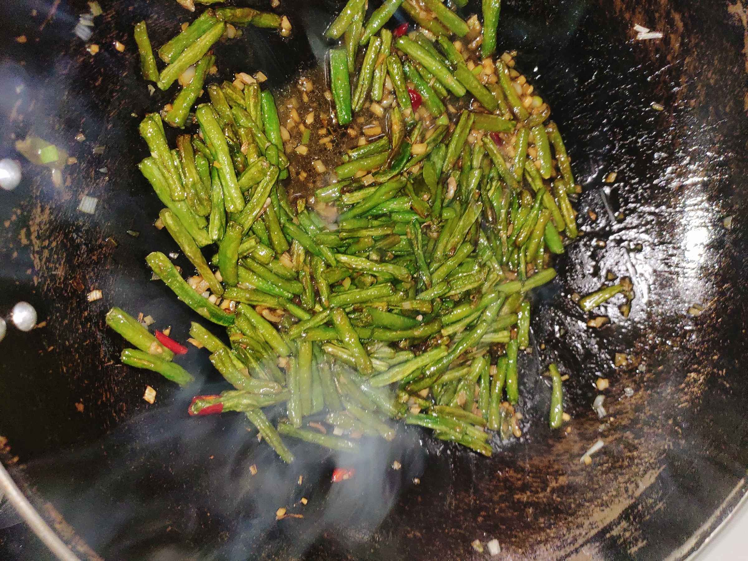 蒜香豇豆的做法-蒜香味燒菜譜