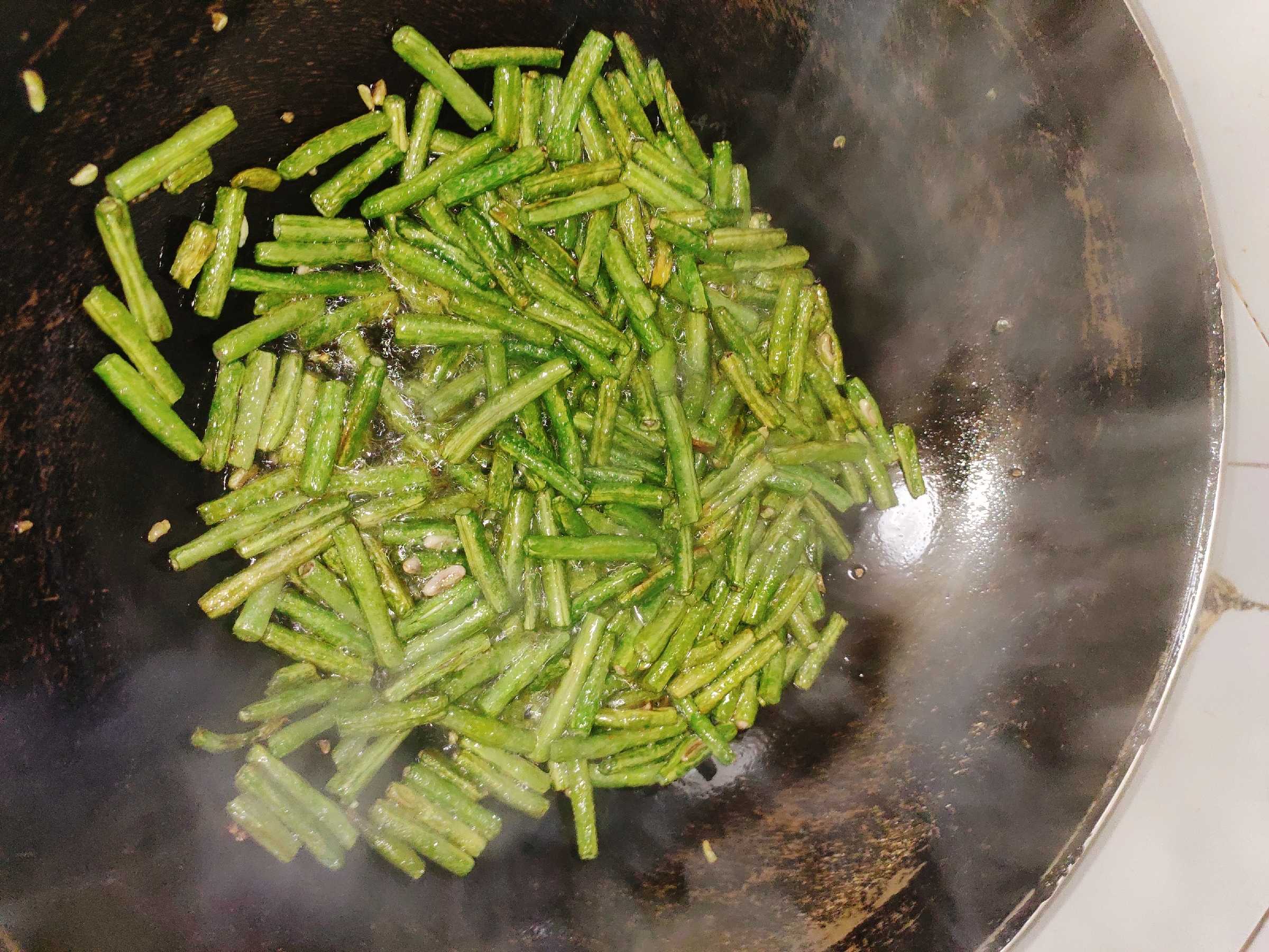 蒜香豇豆的做法-蒜香味燒菜譜