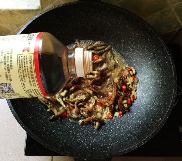 香辣小魚仔的做法-咸鮮味燒菜譜-易網健康養生網 香辣小魚仔的做法-咸鮮味燒菜譜