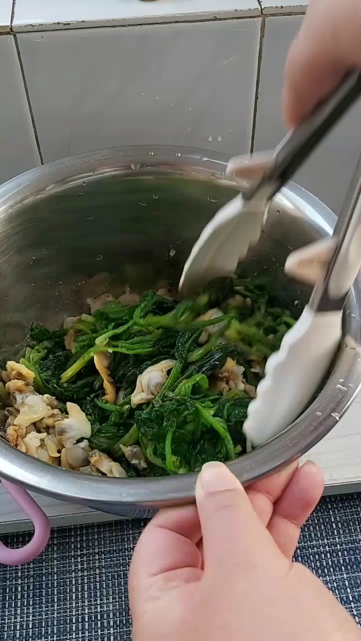 菠菜拌蛤蜊的做法-家常味拌菜譜