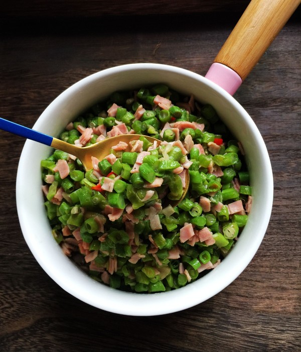 火腿肉炒豆角末的做法-家常味炒菜譜-易網健康養生網 火腿肉炒豆角末的做法-家常味炒菜譜