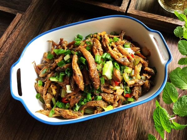 香辣小魚仔的做法-咸鮮味燒菜譜-易網健康養生網 香辣小魚仔的做法-咸鮮味燒菜譜