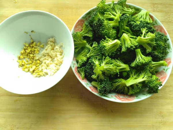 蠔油西蘭花的做法-咸鮮味煮菜譜