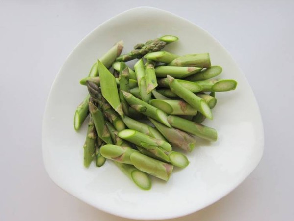 蘆筍炒肉的做法-家常味炒菜譜