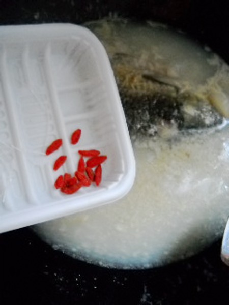 山藥鯽魚粉絲的做法-咸鮮味燉菜譜