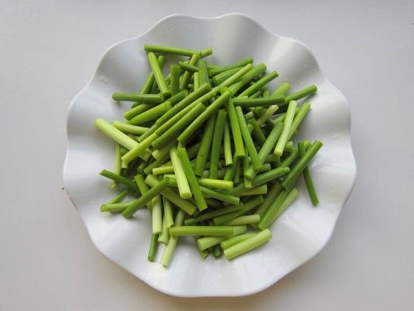 蒜薹炒豬肝的做法-蒜香味炒菜譜-易網健康養生網 蒜薹炒豬肝的做法-蒜香味炒菜譜