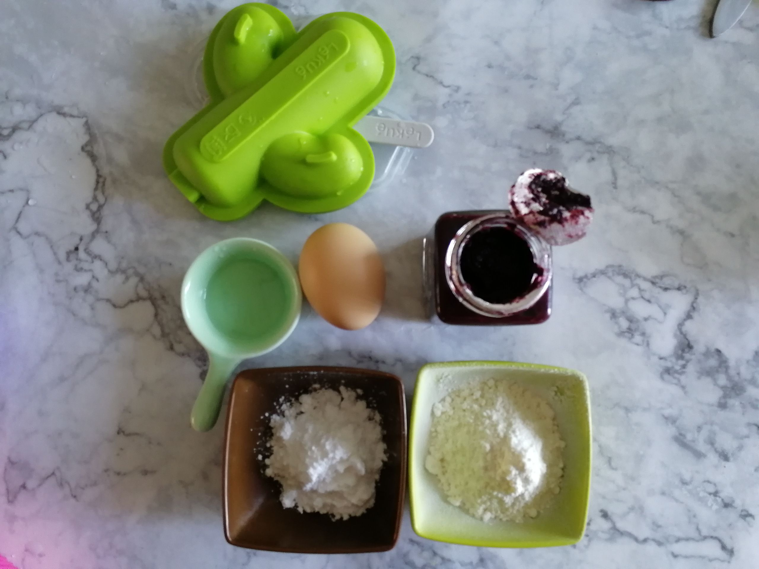 藍莓醬蒸糕的做法-酸甜味蒸菜譜-易網<a href=http://www.aoa7937.com/ target=_blank class=infotextkey>健康養生</a>網 藍莓醬蒸糕的做法-酸甜味蒸菜譜
