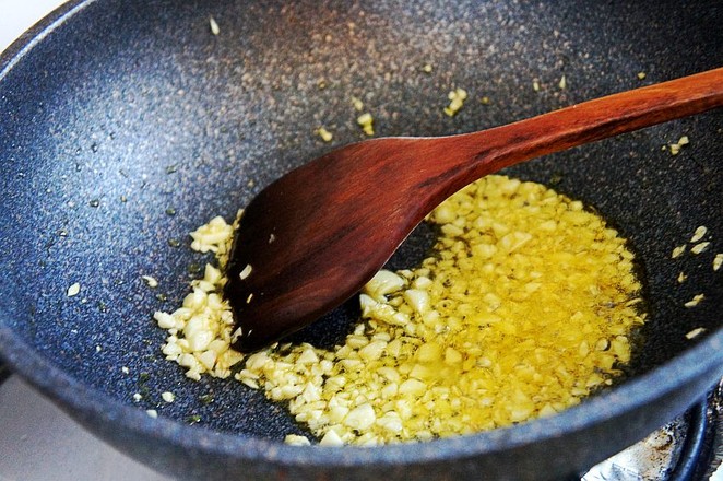 蒜蓉粉絲蒸大蝦的做法-咸鮮味蒸菜譜-易網(wǎng)健康養(yǎng)生網(wǎng) 蒜蓉粉絲蒸大蝦的做法-咸鮮味蒸菜譜