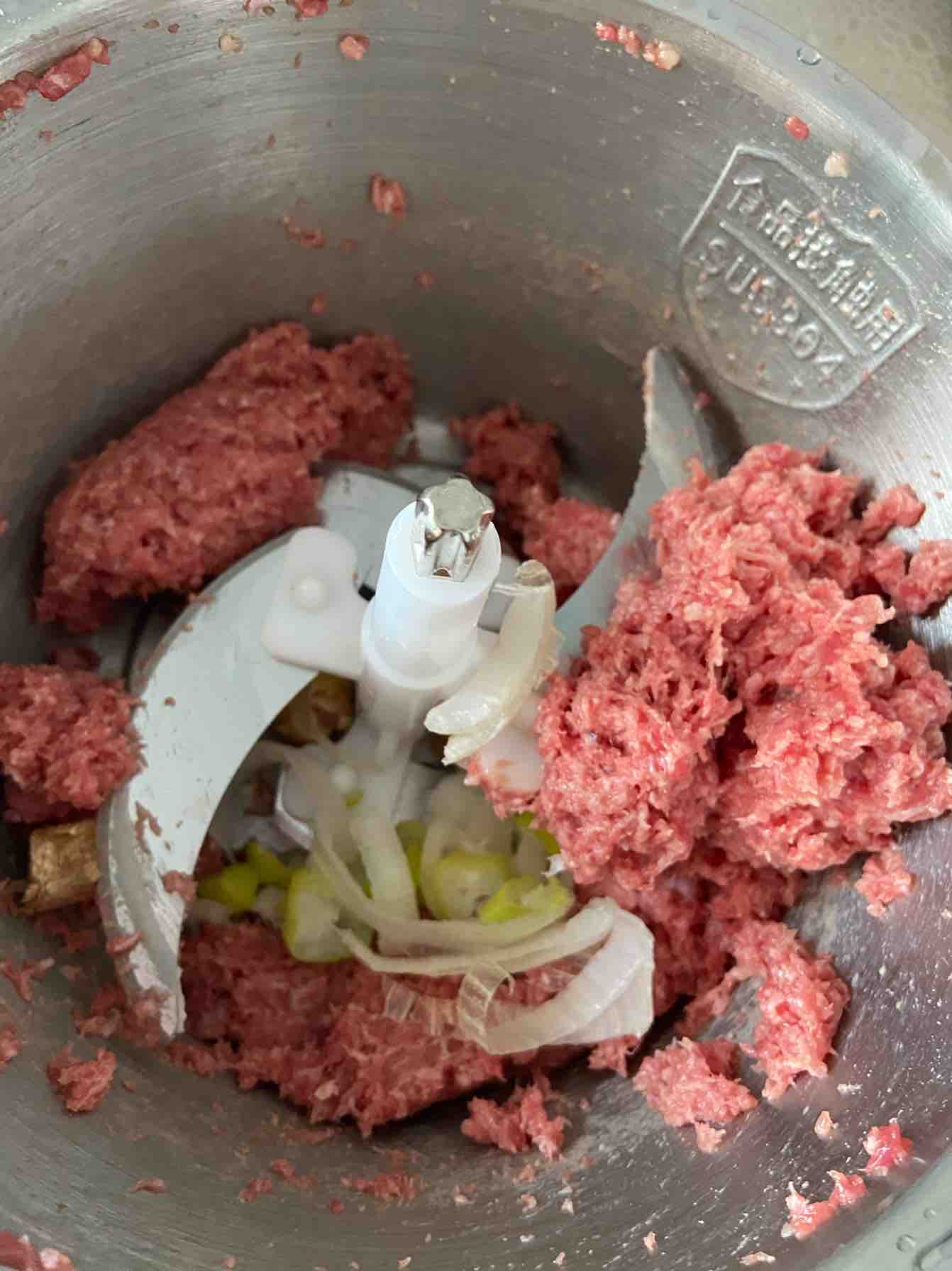 牛肉丸子湯的做法-咸鮮味煮菜譜-易網健康養生網 牛肉丸子湯的做法-咸鮮味煮菜譜