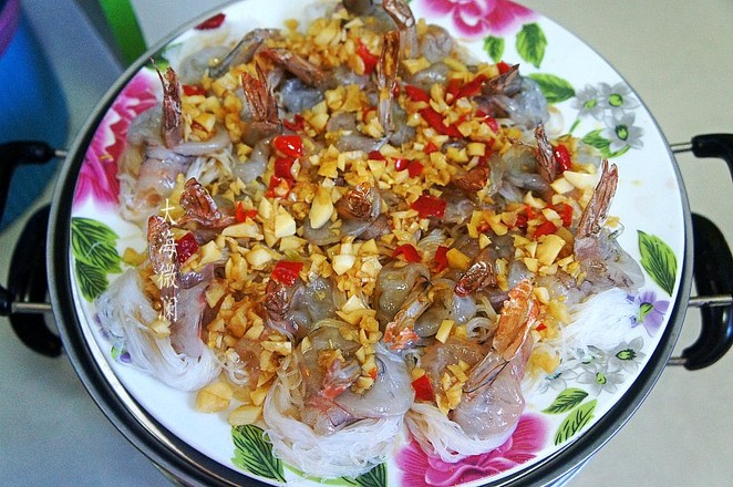 蒜蓉粉絲蒸大蝦的做法-咸鮮味蒸菜譜-易網(wǎng)健康養(yǎng)生網(wǎng) 蒜蓉粉絲蒸大蝦的做法-咸鮮味蒸菜譜