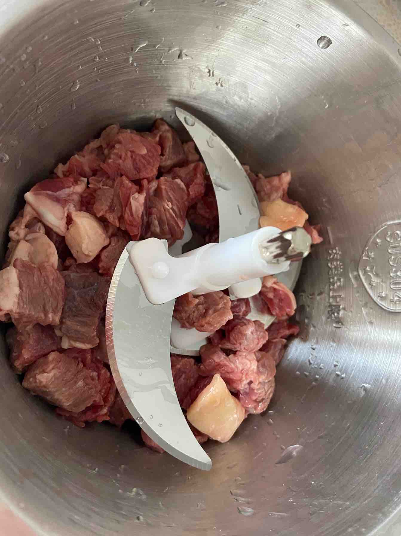 牛肉丸子湯的做法-咸鮮味煮菜譜-易網健康養生網 牛肉丸子湯的做法-咸鮮味煮菜譜