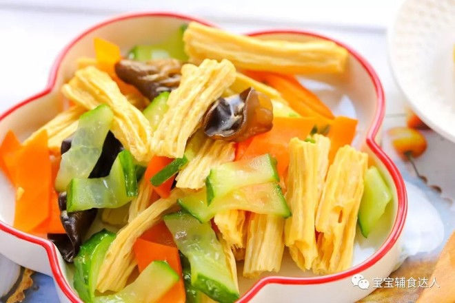 木耳腐竹小炒 寶寶輔食食譜的做法-家常味炒菜譜-易網健康養生網 木耳腐竹小炒 寶寶輔食食譜的做法-家常味炒菜譜