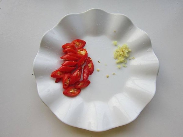 蒜薹炒豬肝的做法-蒜香味炒菜譜-易網健康養生網 蒜薹炒豬肝的做法-蒜香味炒菜譜