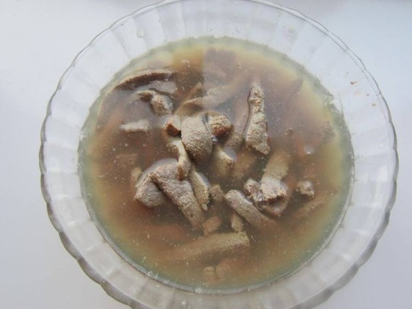 蒜薹炒豬肝的做法-蒜香味炒菜譜-易網健康養生網 蒜薹炒豬肝的做法-蒜香味炒菜譜