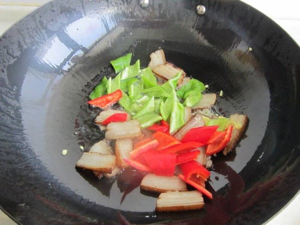 蘆筍炒肉的做法-家常味炒菜譜