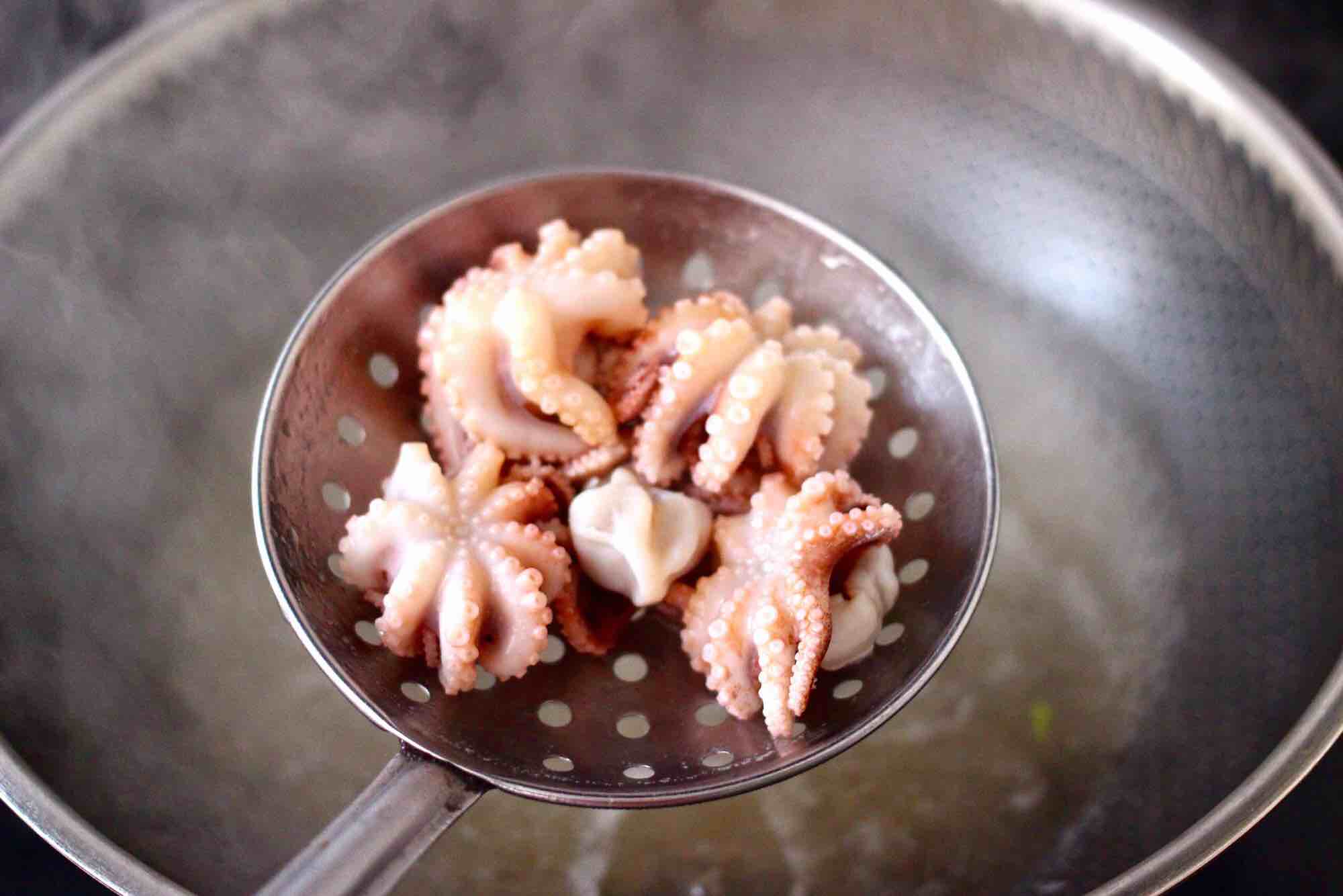 墨魚香干芹菜小炒的做法-咸鮮味炒菜譜-易網健康養生網 墨魚香干芹菜小炒的做法-咸鮮味炒菜譜