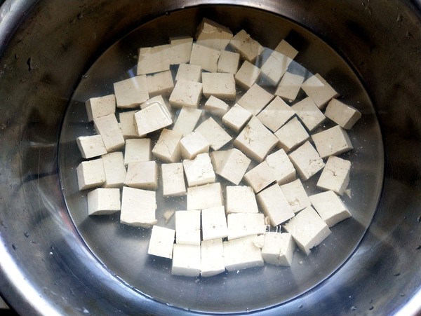 魚頭豆腐湯的做法-家常味煮菜譜