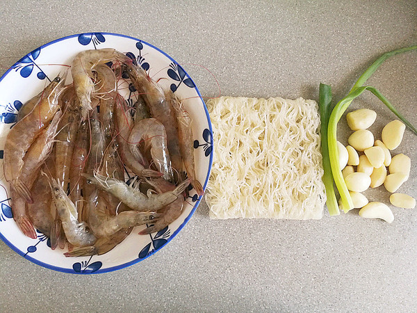 蒜蓉米粉蒸蝦的做法-家常味蒸菜譜-易網<a href=http://www.aoa7937.com/ target=_blank class=infotextkey>健康養生</a>網 蒜蓉米粉蒸蝦的做法-家常味蒸菜譜