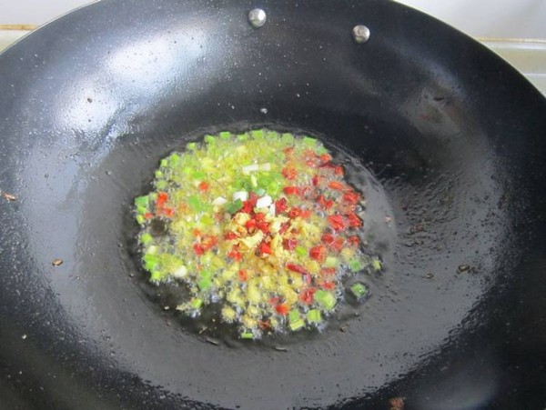 五道黑燜花卷的做法-家常味燜菜譜
