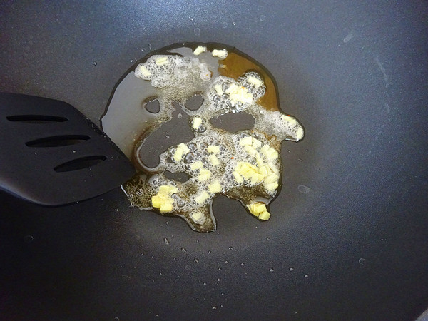 木耳炒白菜的做法-家常味炒菜譜-易網(wǎng)健康養(yǎng)生網(wǎng) 木耳炒白菜的做法-家常味炒菜譜