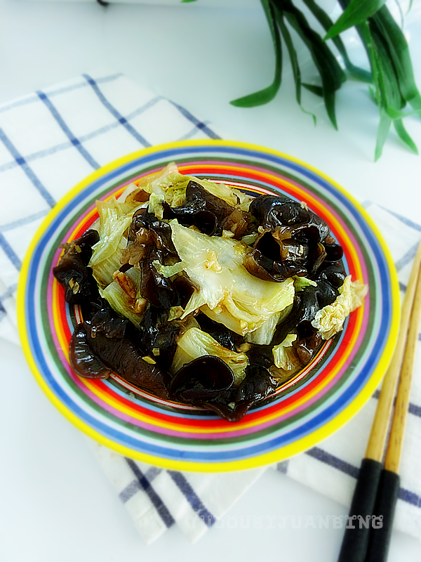 木耳炒白菜的做法-家常味炒菜譜-易網(wǎng)健康養(yǎng)生網(wǎng) 木耳炒白菜的做法-家常味炒菜譜