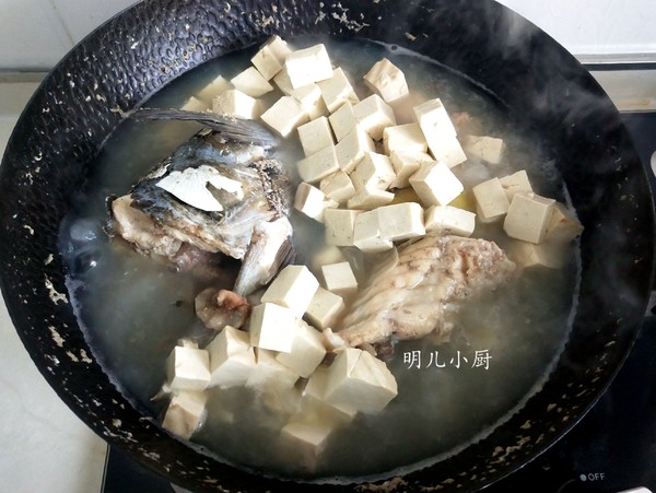 魚頭豆腐湯的做法-家常味煮菜譜
