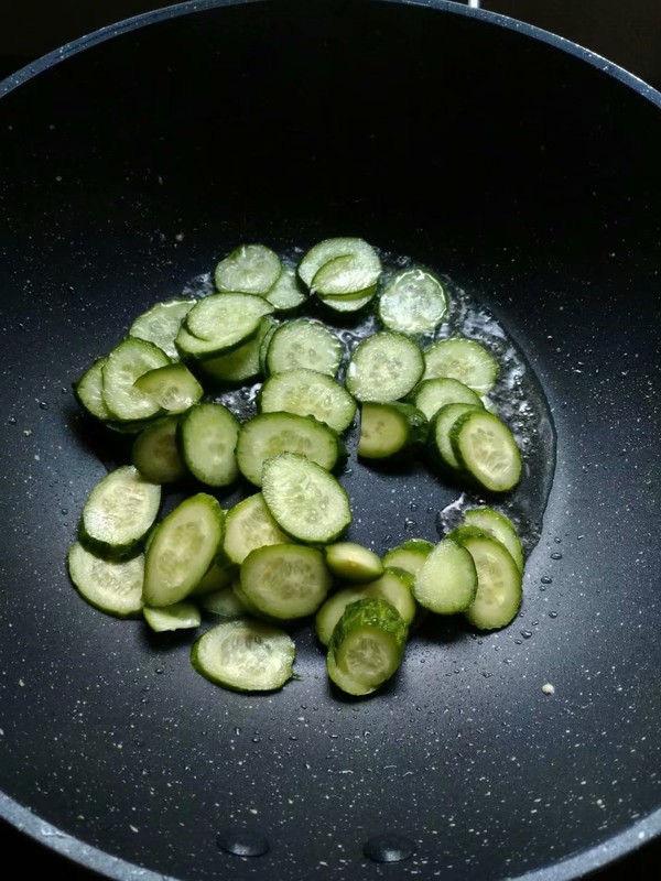 黃瓜木耳炒雞蛋的做法-家常味炒菜譜