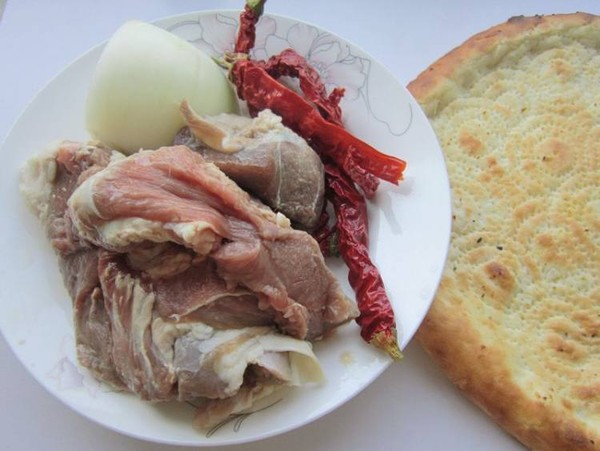 馕燜肉的做法-家常味燜菜譜-易網<a href=http://www.aoa7937.com/ target=_blank class=infotextkey>健康養生</a>網 馕燜肉的做法-家常味燜菜譜