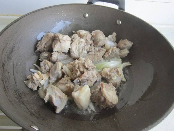 馕燜肉的做法-家常味燜菜譜-易網健康養生網 馕燜肉的做法-家常味燜菜譜