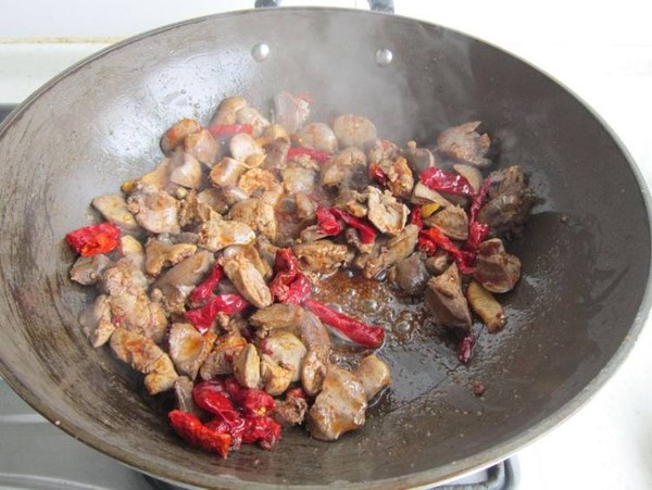大盤雞雜的做法-香辣味炒菜譜-易網健康養生網 大盤雞雜的做法-香辣味炒菜譜
