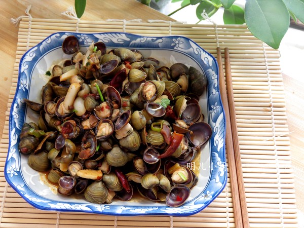 醬爆黃沙蜆的做法-家常味炒菜譜-易網健康養生網 醬爆黃沙蜆的做法-家常味炒菜譜