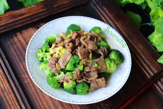 牛肉炒西蘭花的做法-家常味炒菜譜-易網(wǎng)健康養(yǎng)生網(wǎng) 牛肉炒西蘭花的做法-家常味炒菜譜