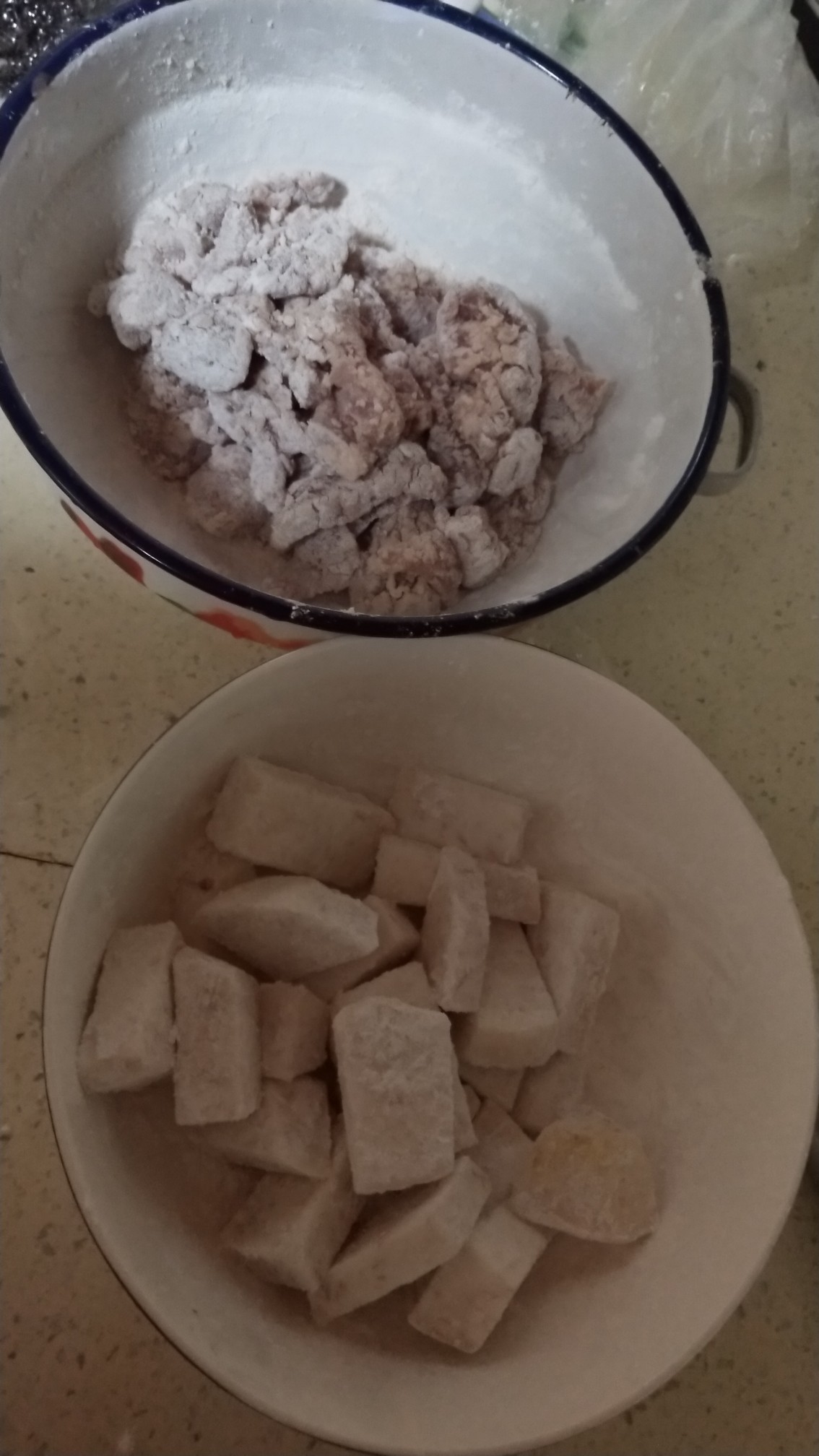香芋荔枝肉的做法-家常味炸菜譜