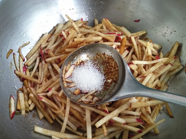 素菜葷做，肉味燒蘿卜的做法-家常味燒菜譜