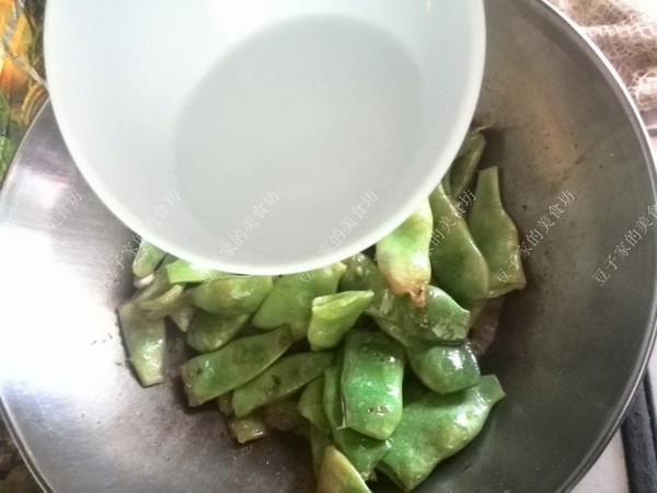 燜燉油豆角的做法-家常味燉菜譜-易網(wǎng)健康養(yǎng)生網(wǎng) 燜燉油豆角的做法-家常味燉菜譜