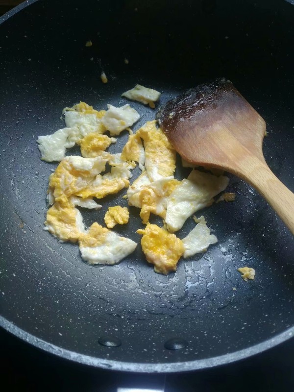 地瓜葉蝦醬炒雞蛋的做法-家常味炒菜譜
