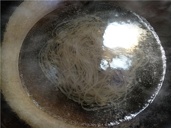 自制酸辣粉的做法-酸辣味煮菜譜-易網(wǎng)健康養(yǎng)生網(wǎng) 自制酸辣粉的做法-酸辣味煮菜譜