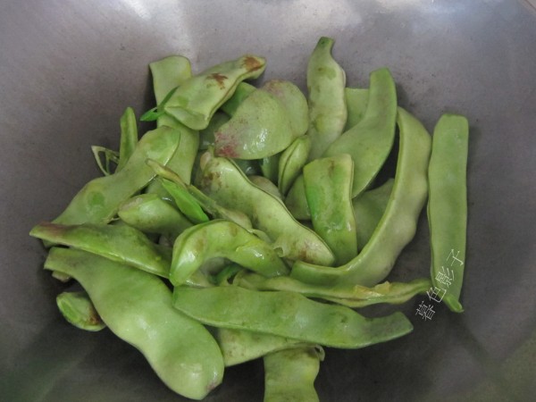 燜燉油豆角的做法-家常味燉菜譜-易網(wǎng)健康養(yǎng)生網(wǎng) 燜燉油豆角的做法-家常味燉菜譜