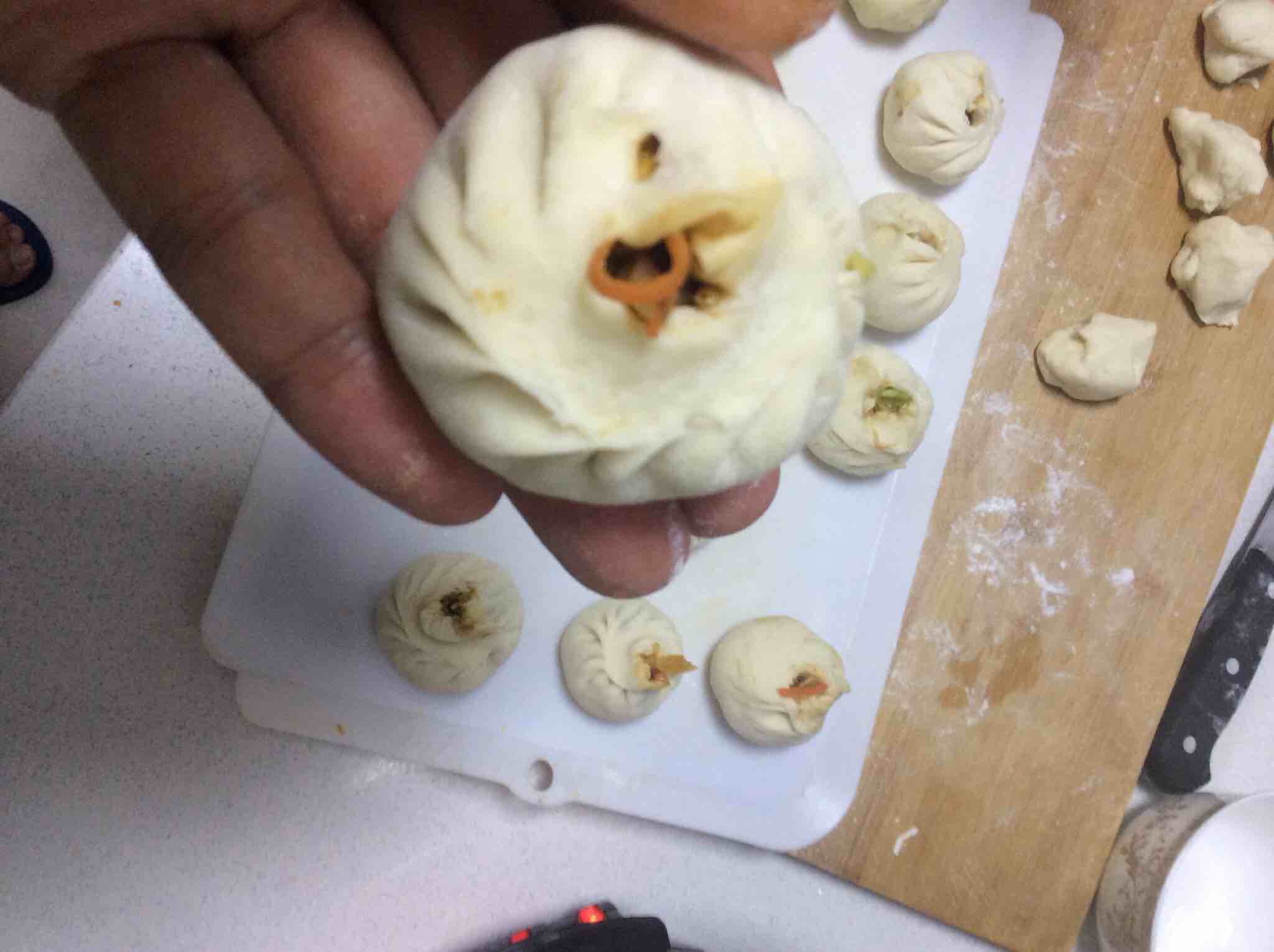 卷心菜粉條雞蛋素包子的做法-家常味蒸菜譜-易網健康養(yǎng)生網 卷心菜粉條雞蛋素包子的做法-家常味蒸菜譜