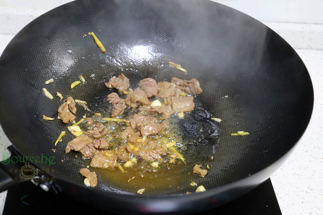 牛肉炒西蘭花的做法-家常味炒菜譜-易網(wǎng)健康養(yǎng)生網(wǎng) 牛肉炒西蘭花的做法-家常味炒菜譜