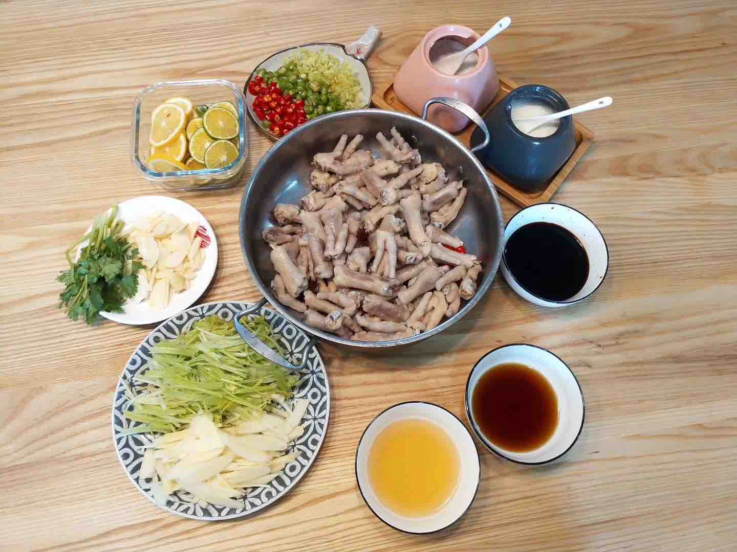 檸檬雞爪的做法-酸辣味泡菜譜-易網(wǎng)健康養(yǎng)生網(wǎng) 檸檬雞爪的做法-酸辣味泡菜譜