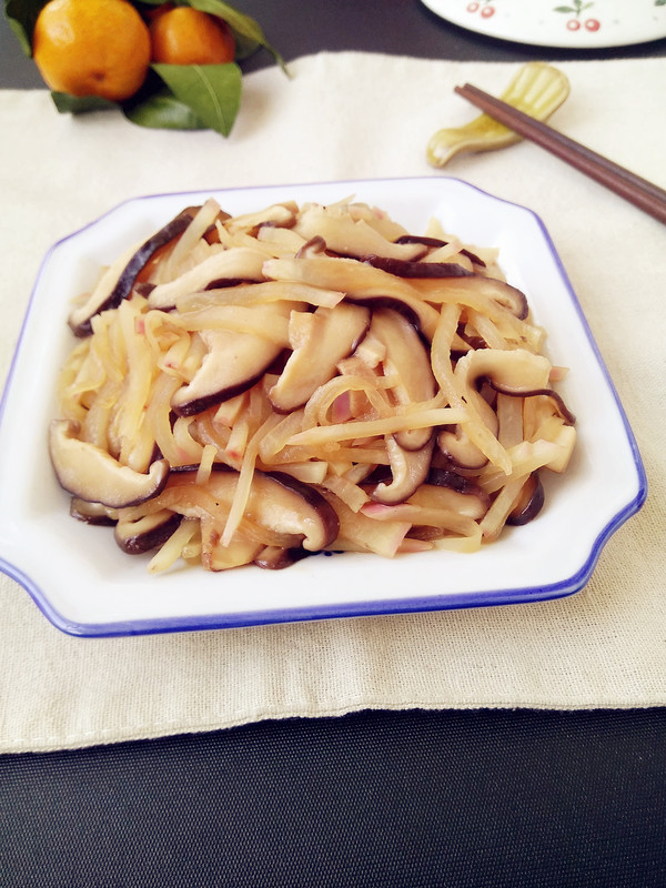 蘿卜燒香菇的做法-家常味燒菜譜